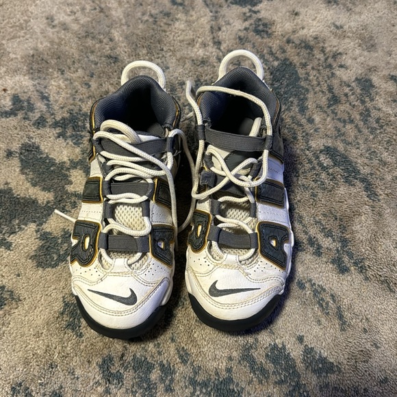 Kids NIKE AIR MORE UPTEMPO SE GT snakeskin size 1.5 - Picture 3 of 6